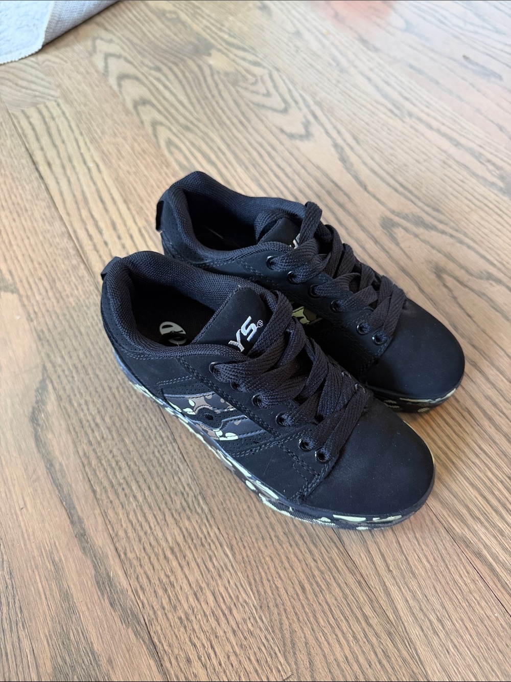 Heelys Black Kids Sneakers with Camouflage Accent